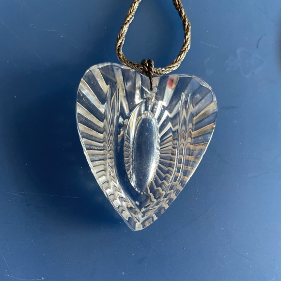 Clear Heart pendant Necklace - Picture 3 of 3